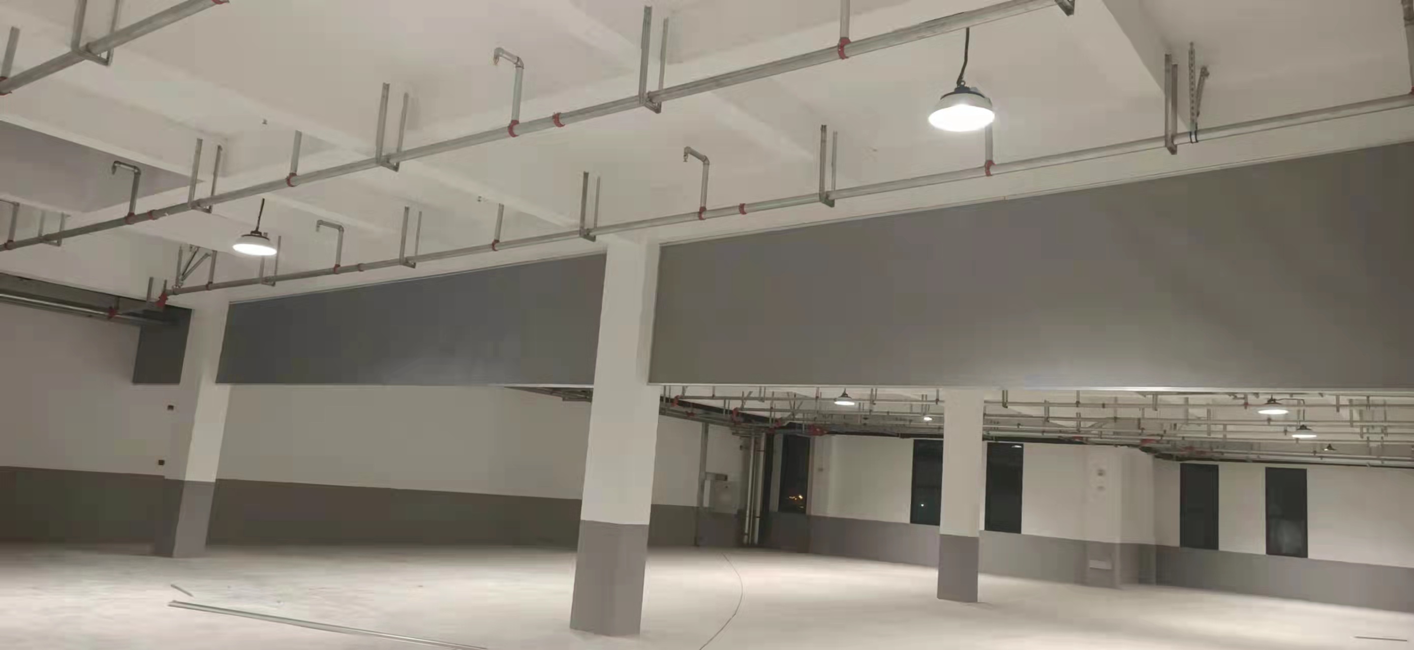 江蘇擋煙垂壁廠家介紹-不同材質(zhì)的擋煙垂壁在哪些場所適用？