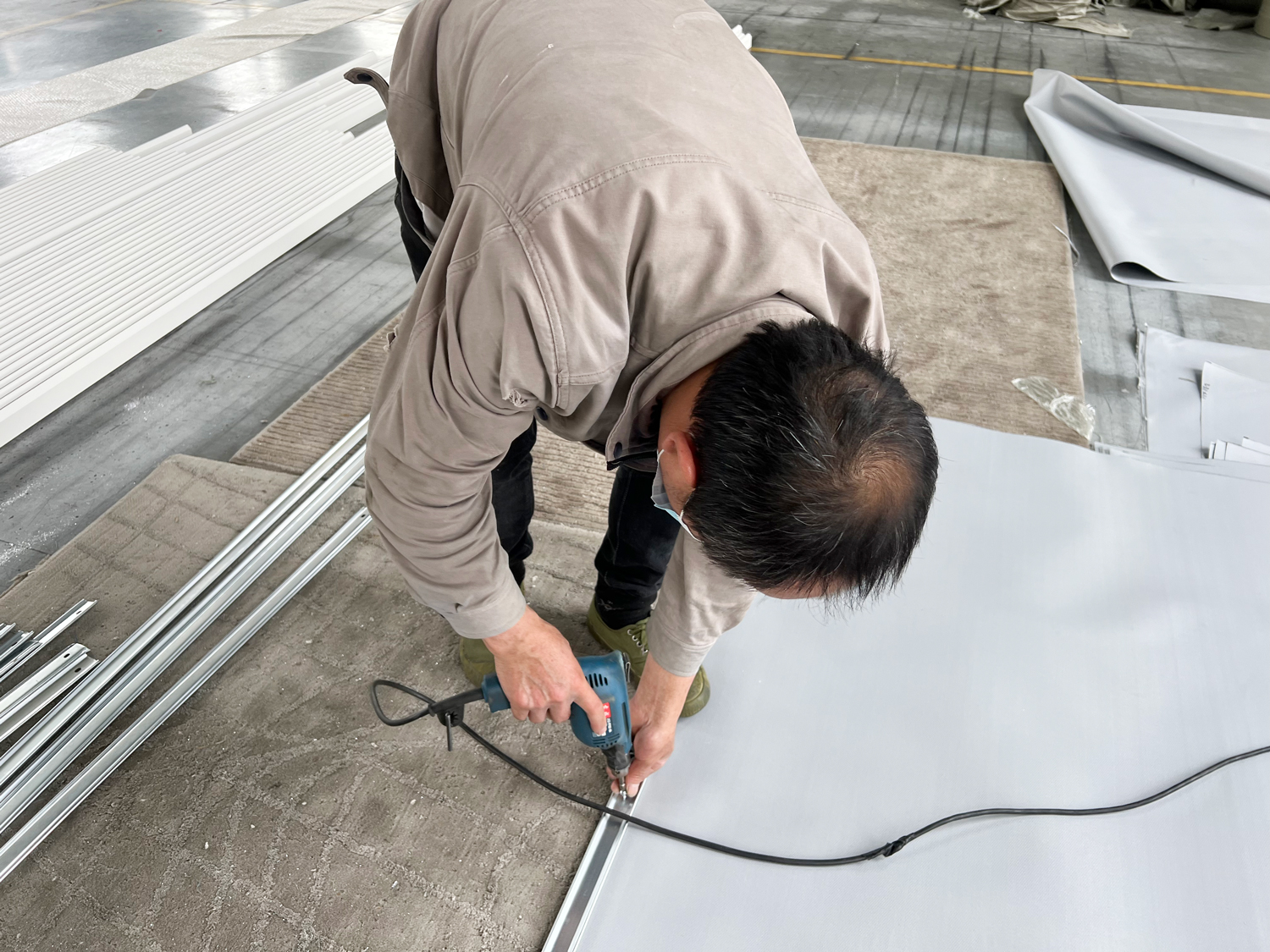 電動擋煙垂壁的尺寸、控制和安裝方案